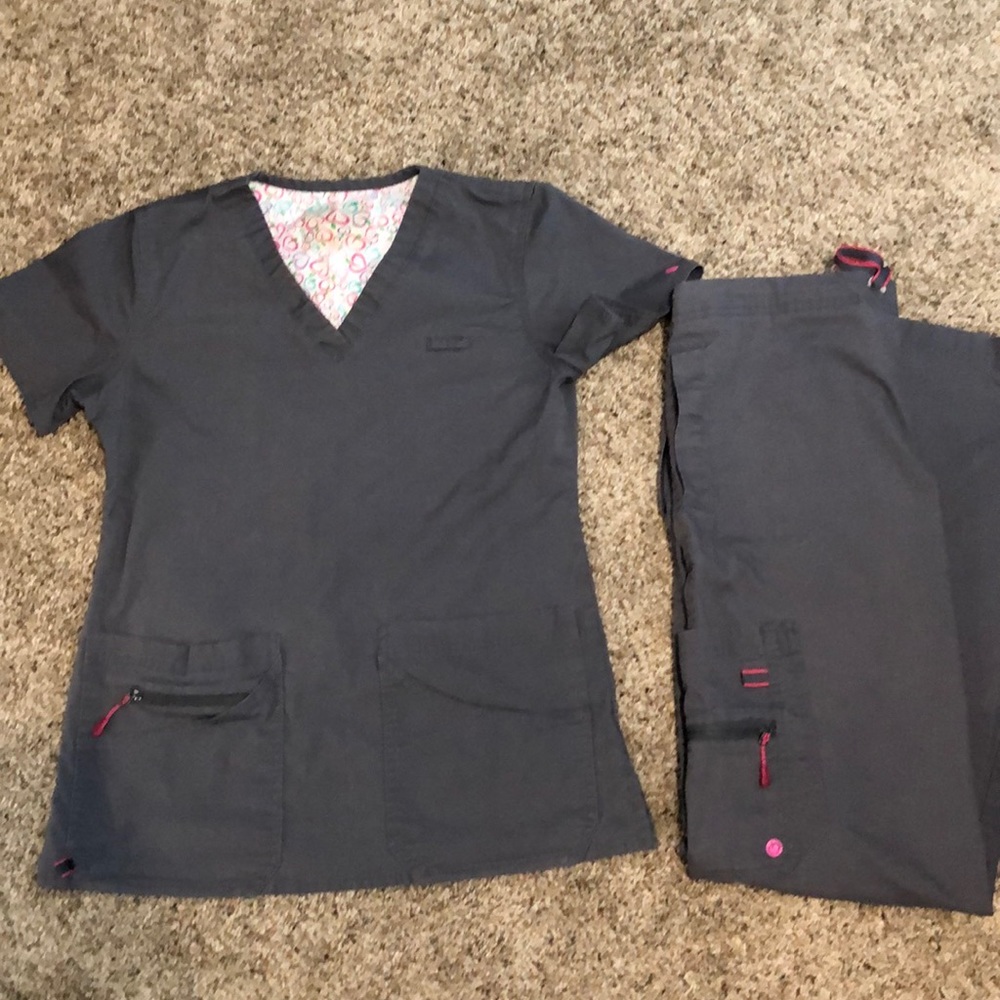 Peaches scrubs